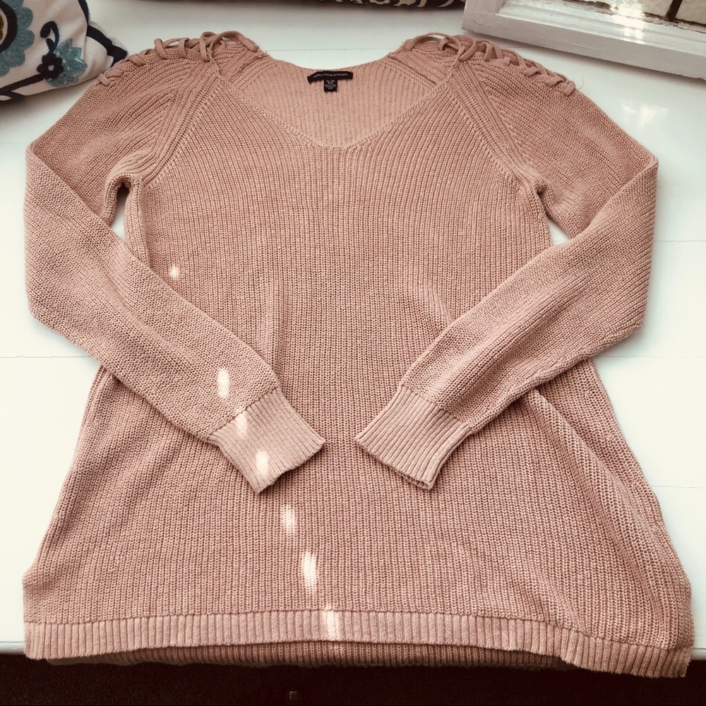 American Eagle Sweater